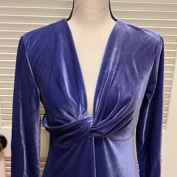 Maggy London Velvet Midi Dress in Deep Wisteria, Size 8, NWT - Picture 4 of 16